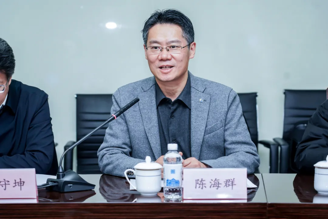 常州大学徐守坤书记、陈海群校长一行莅临QG刮刮乐参观考察(图4)